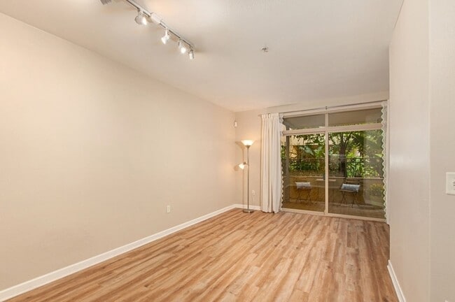 Building Photo - 1 Bedroom centrally located in Little Italy!!