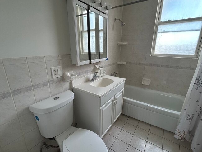 Building Photo - 3309 N Keystone Ave