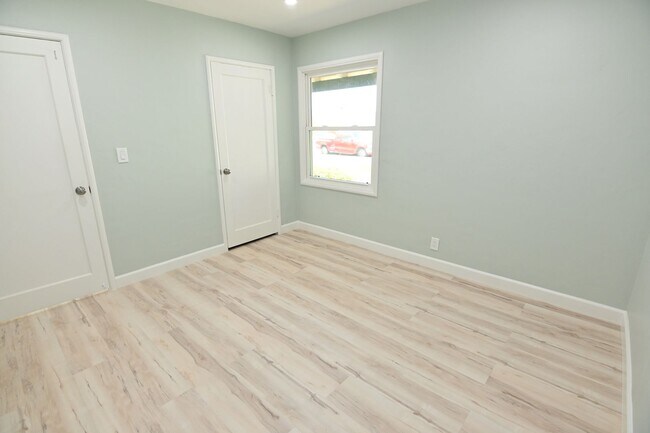 Building Photo - 116 Pleasant Ridge Ave