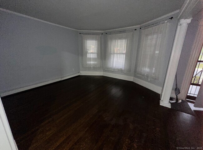 Building Photo - 141 Ashley St