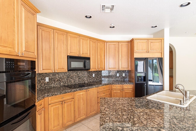 Building Photo - 11183 E Beck Ln