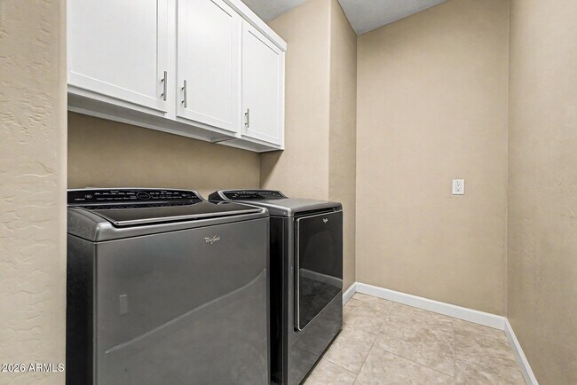 Building Photo - 4128 S Greythorne Way