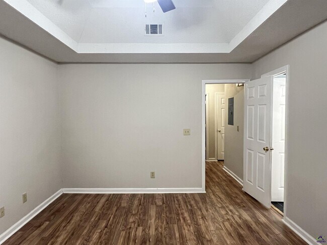 Building Photo - 536 Loblolly Ln