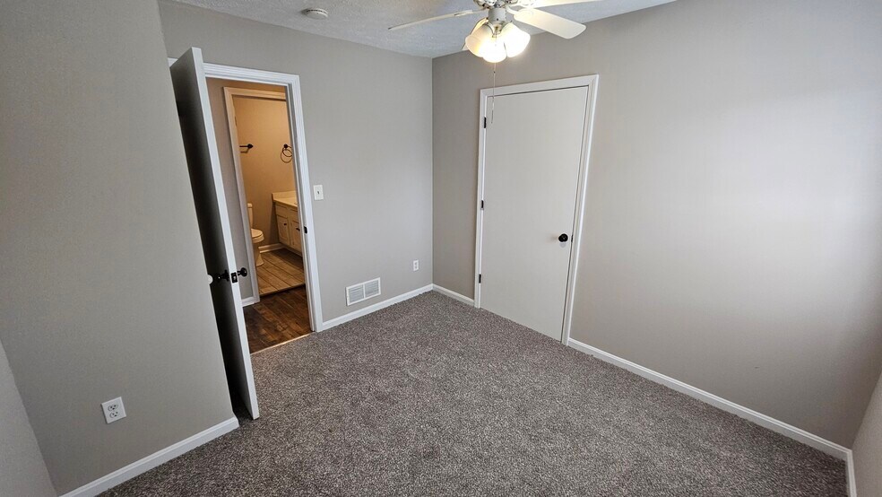 Bedroom 3 - 9323 Willowwood Way