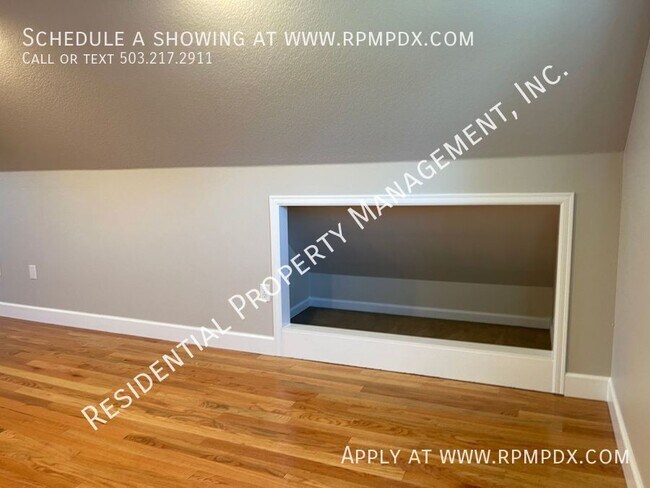 Building Photo - 7065 N Woolsey Ave