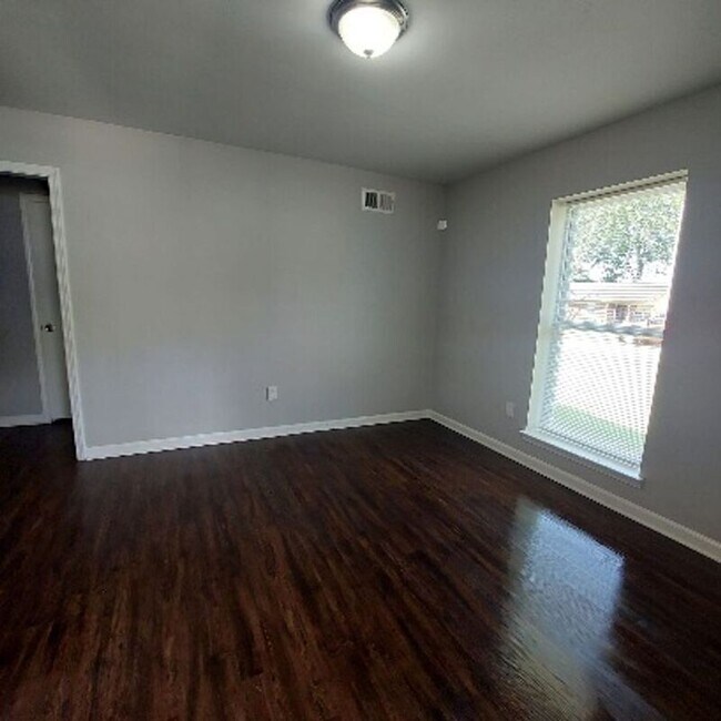 Building Photo - 3219 Holly Berry Dr