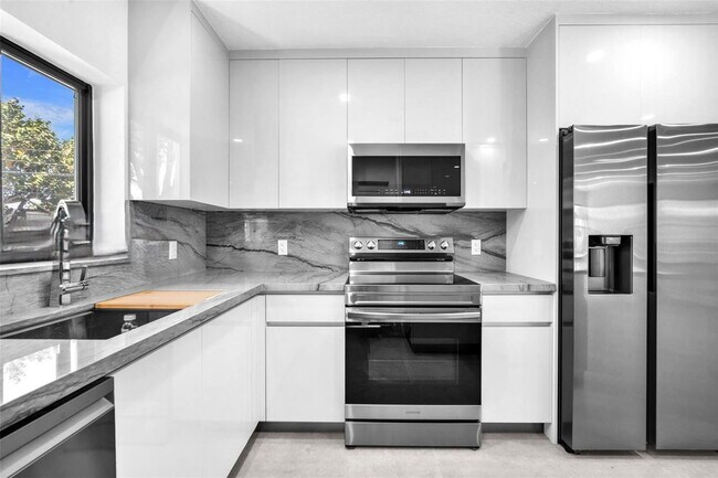 Building Photo - 8011 SW 18th Terrace