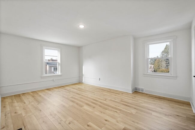 Building Photo - Start the New Year in a new home! This FULLY RENOVATED 3-bedroom in Penn Hills is ready and waiti...