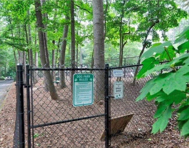 Building Photo - 2105 Cumberland Ct SE