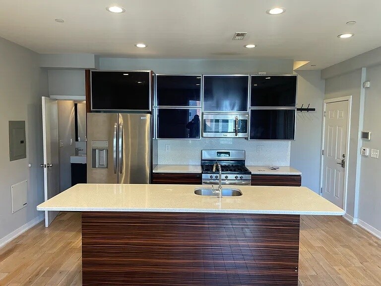 Primary Photo - 1439 N Franklin St