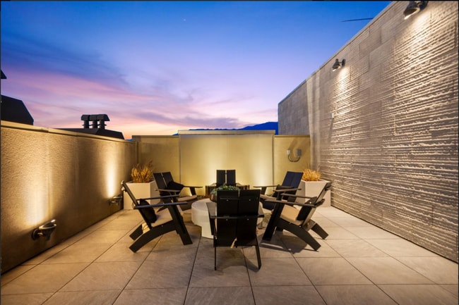 Building Photo - Modern 1-Bedroom Condo with Rooftop Amenities in Pasadena