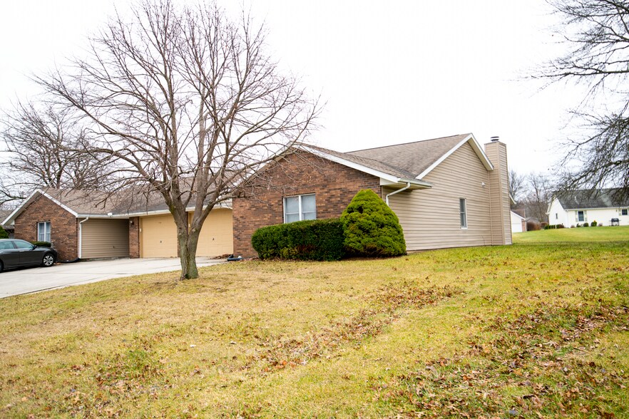 Primary Photo - 123 Pierre Pl