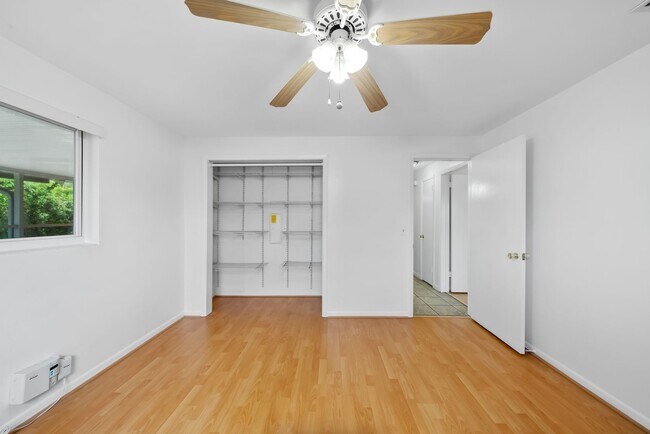 Building Photo - Move In Ready 3/2