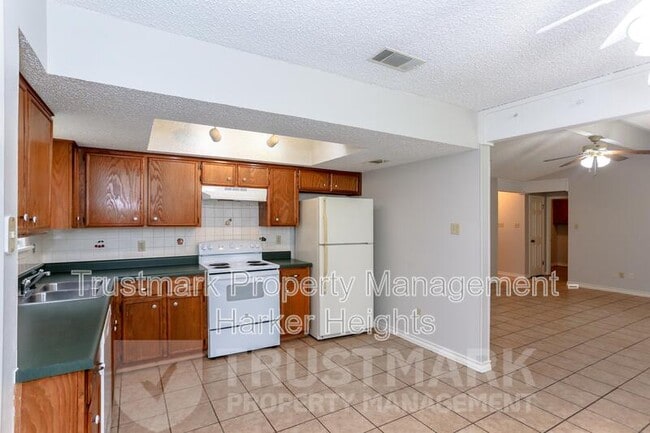Building Photo - 1505 Spicewood Cir