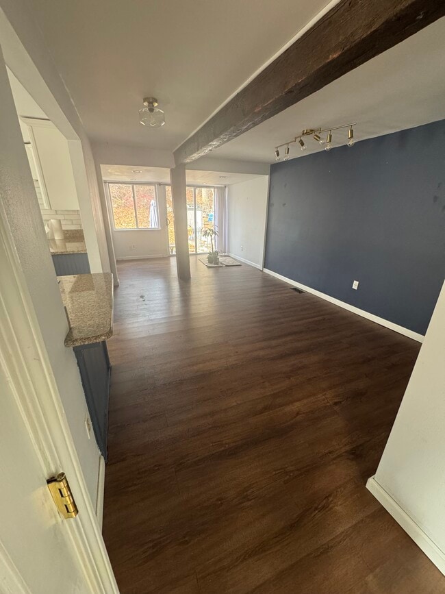 Building Photo - 35 N Main St