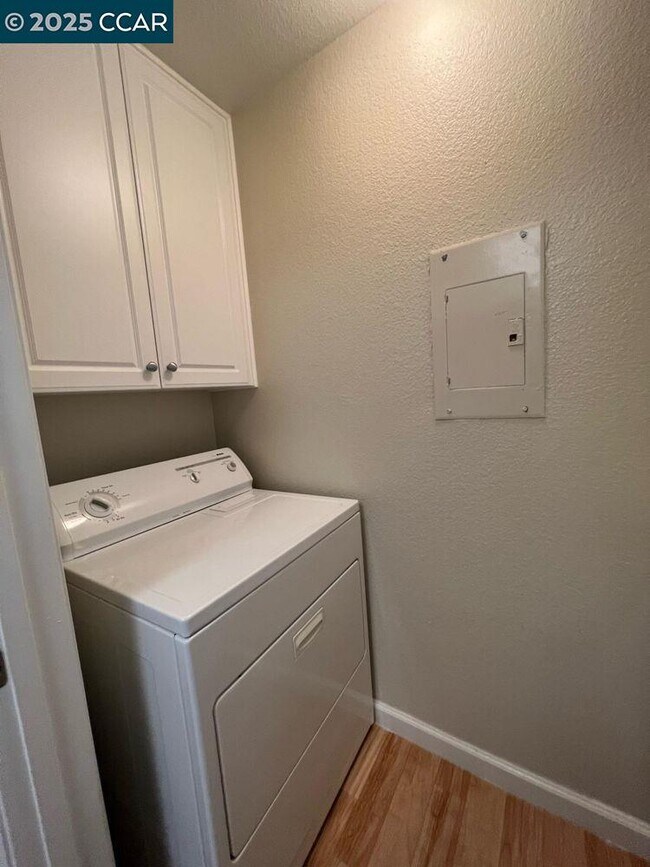 Building Photo - 460 Bollinger Canyon Ln