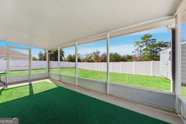 Building Photo - 131 College St