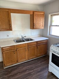 Building Photo - 408 Oak Ave