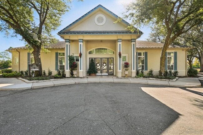 Building Photo - 13703 Richmond Park Dr N