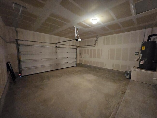 Building Photo - 600 Hickory Bend Trl