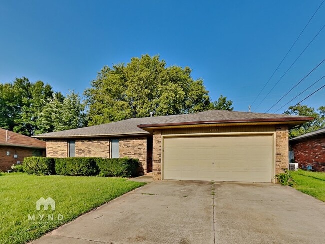 Building Photo - 2055 S Ferguson Ave