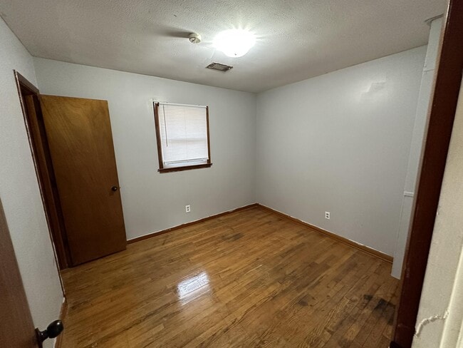 Building Photo - 1312 Ledford St