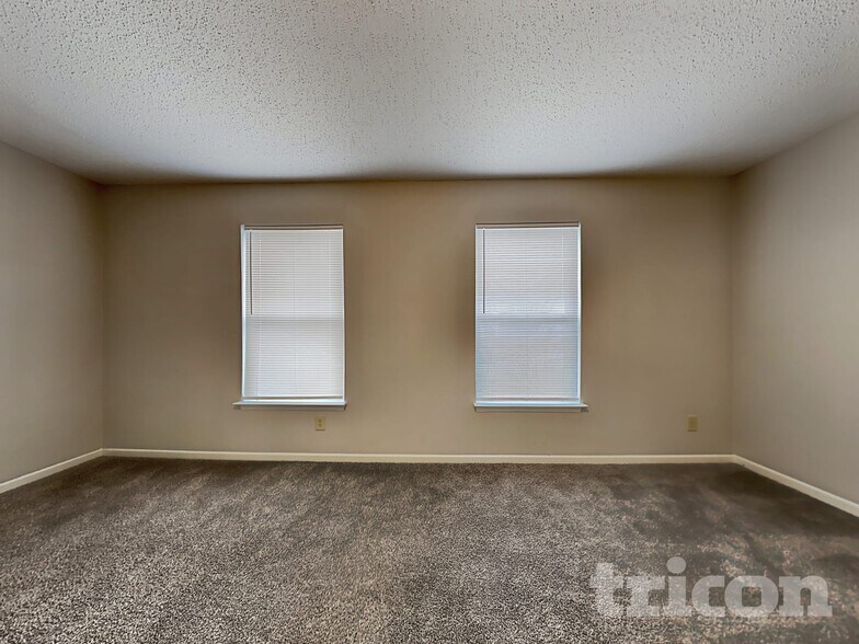 Building Photo - 6725 Earlswood Dr
