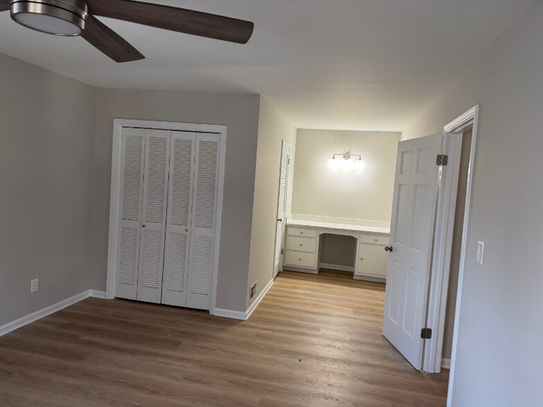 Building Photo - 865 Spalding Dr