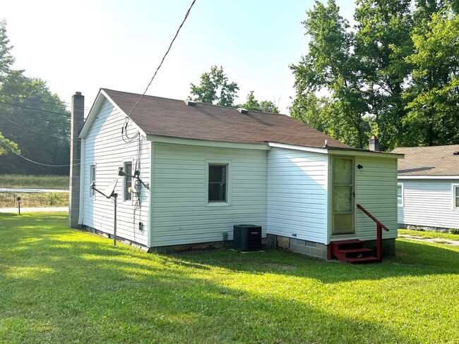 Building Photo - Cozy 2 bedroom 1 bath in Emporia