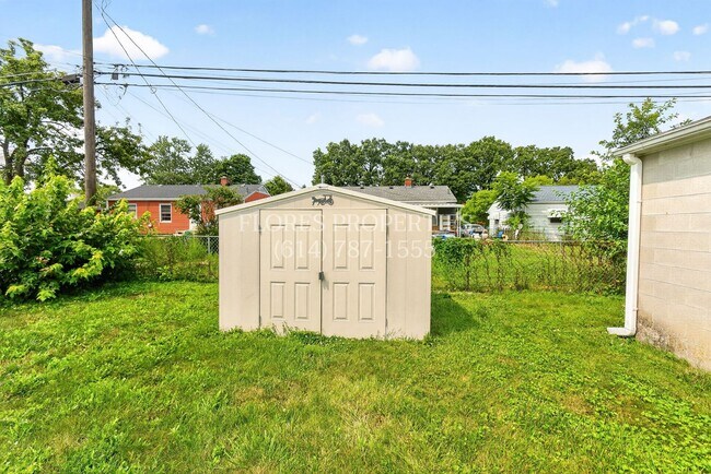 Building Photo - 1136 Pauline Ave