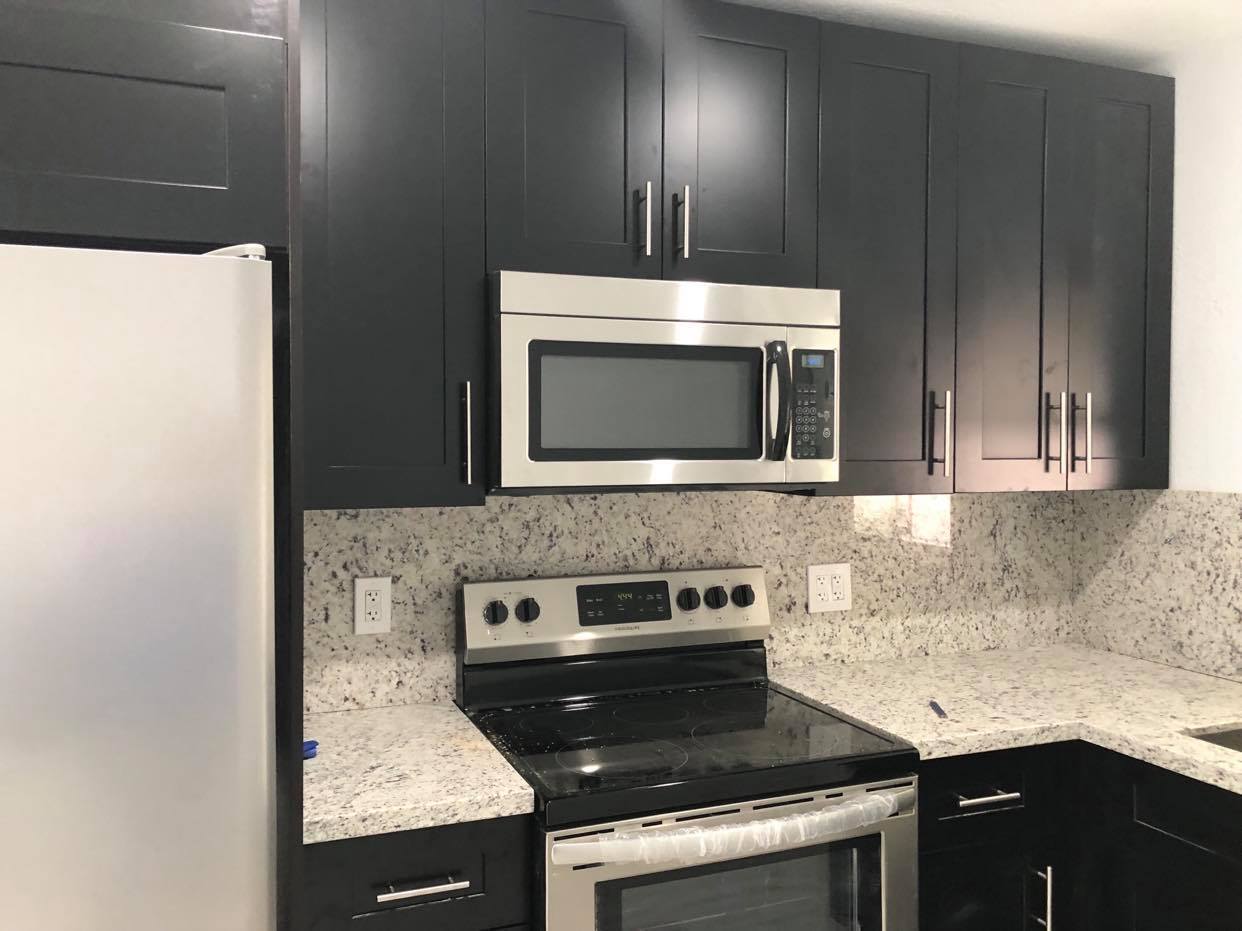 Building Photo - 634 SE 4th Pl