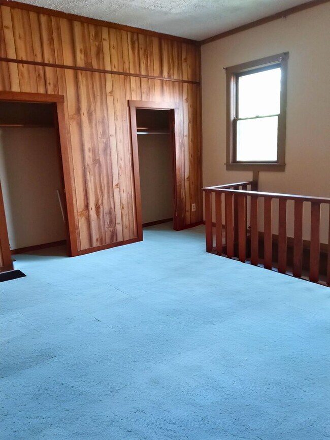 Building Photo - 107 S Walnut St