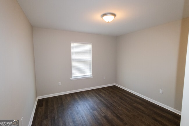 Building Photo - 208 Evans Ter