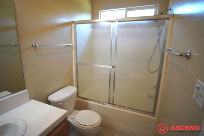 Building Photo - 9216 Topico Ct
