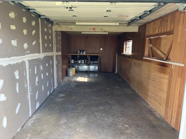 Building Photo - Updated 3 bedroom 1 bathroom house! MOVE I...