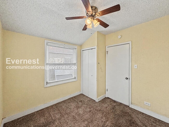 Building Photo - 247 S Hazel Ct