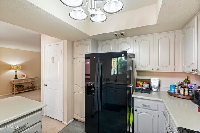 Building Photo - 4303 E Cactus Rd
