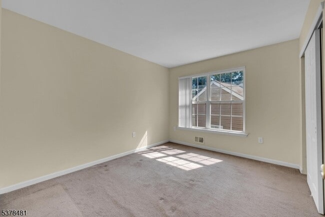 Building Photo - 18 Brock Ln