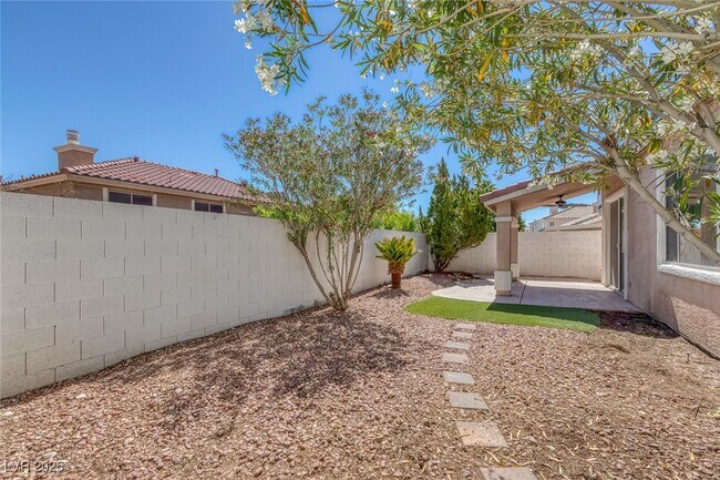 Building Photo - 10132 Crest Brook Pl