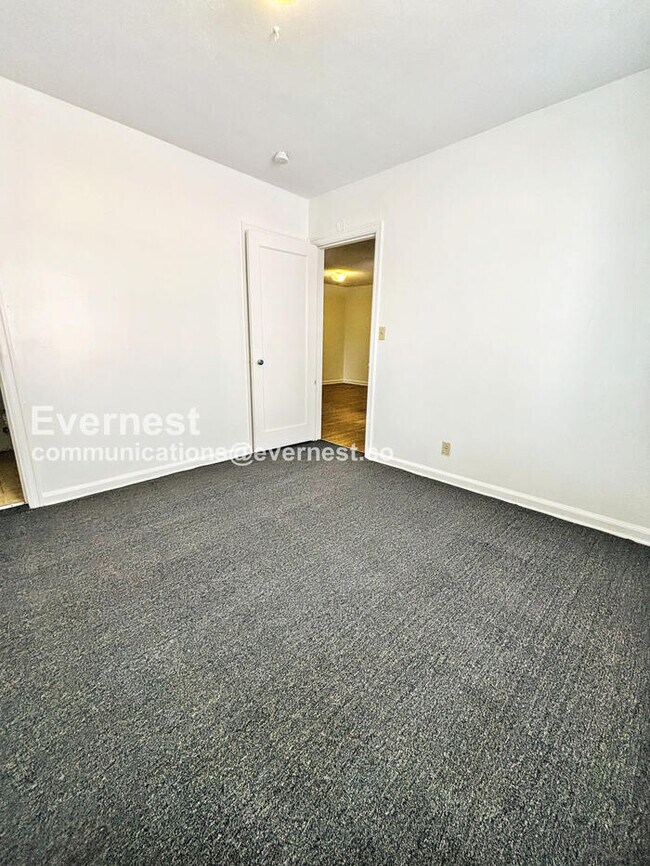 Building Photo - 135 Mathews St