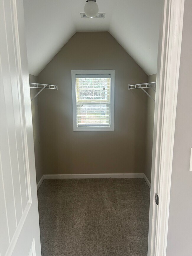 Building Photo - Zortman