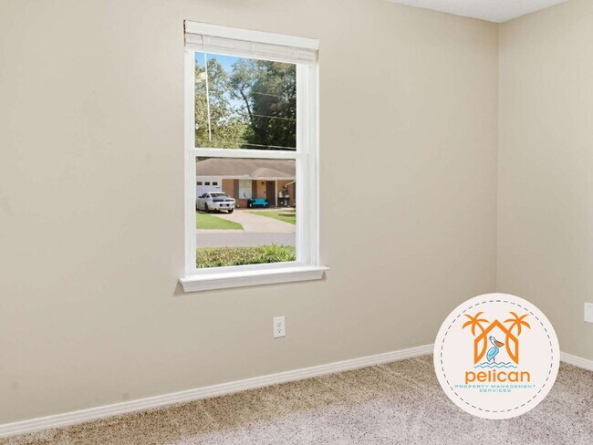 Building Photo - "Charming 3-Bedroom Retreat on Deedra Avenue - Spacious Living at 1325 Sq Ft in Pensacola!"