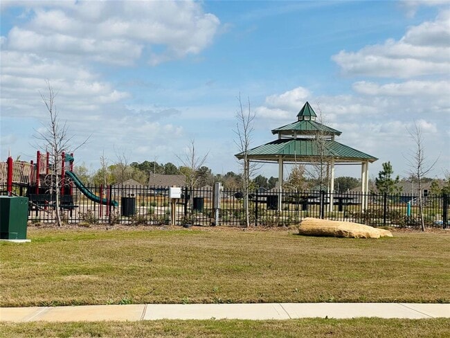 Building Photo - 16477 Blossom Grv Dr