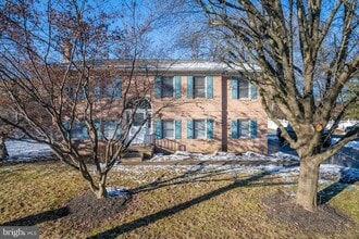 Building Photo - 1957 Lincoln Ave