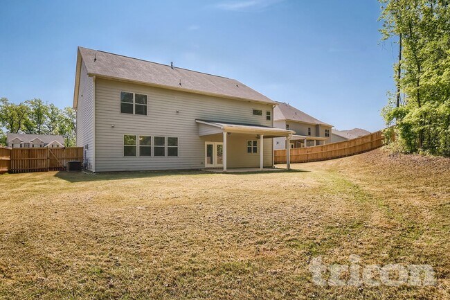 Building Photo - 136 Charolais Dr