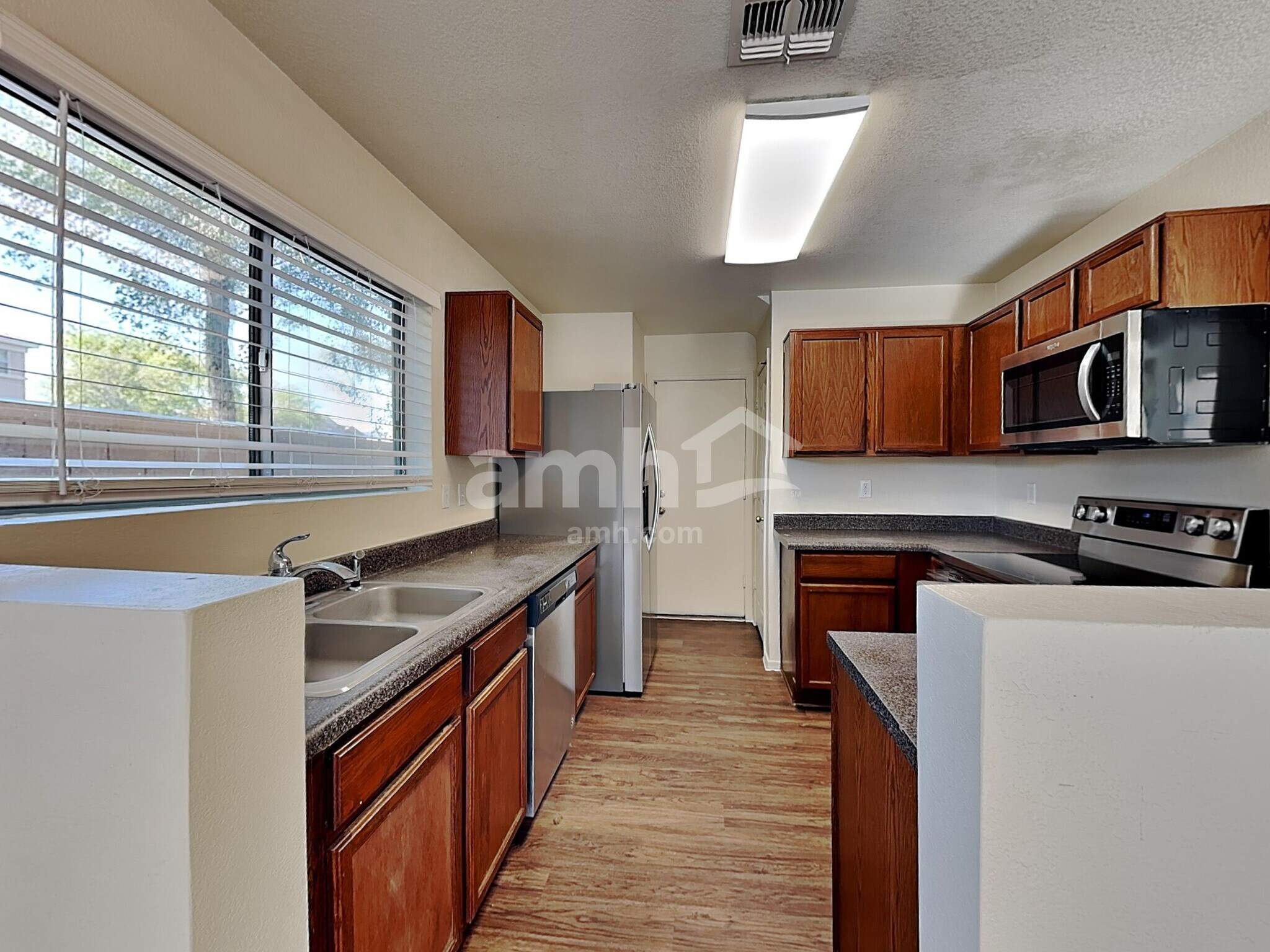 Building Photo - 9680 N 82nd Ln