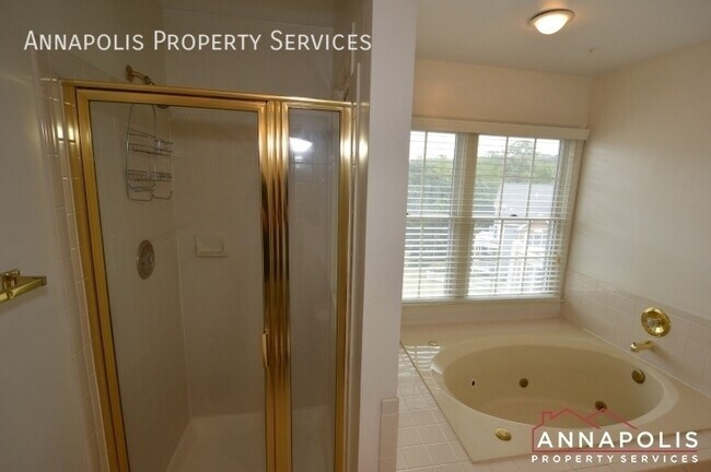 Building Photo - 2707 Summerview Way