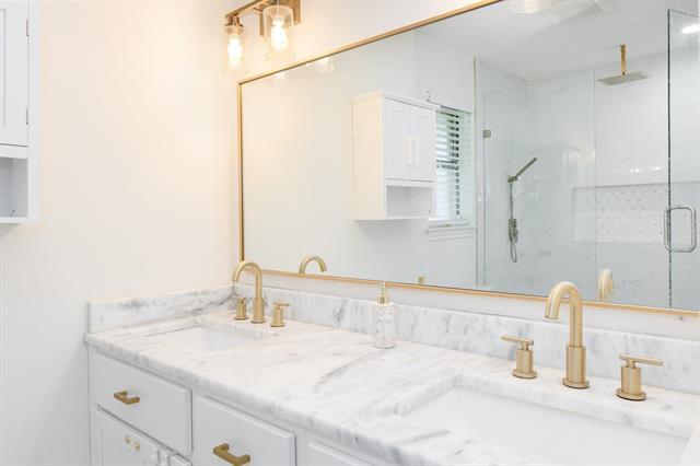 Building Photo - 215 Countryside Dr