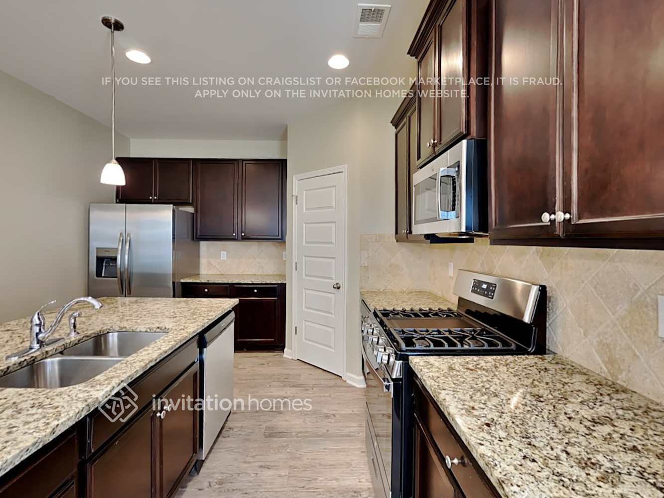 Building Photo - 2904 Warwick Ct