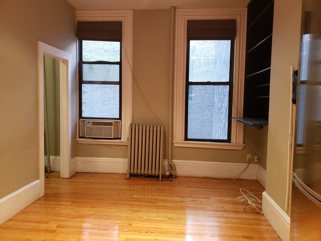 Building Photo - 145 Arlington St